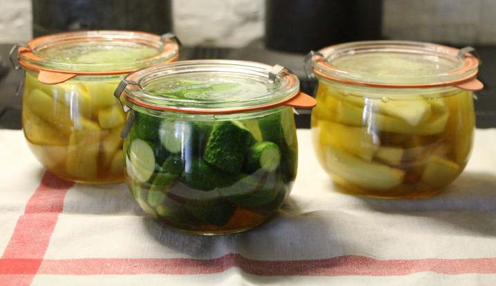 Les bocaux avant la stérilisation