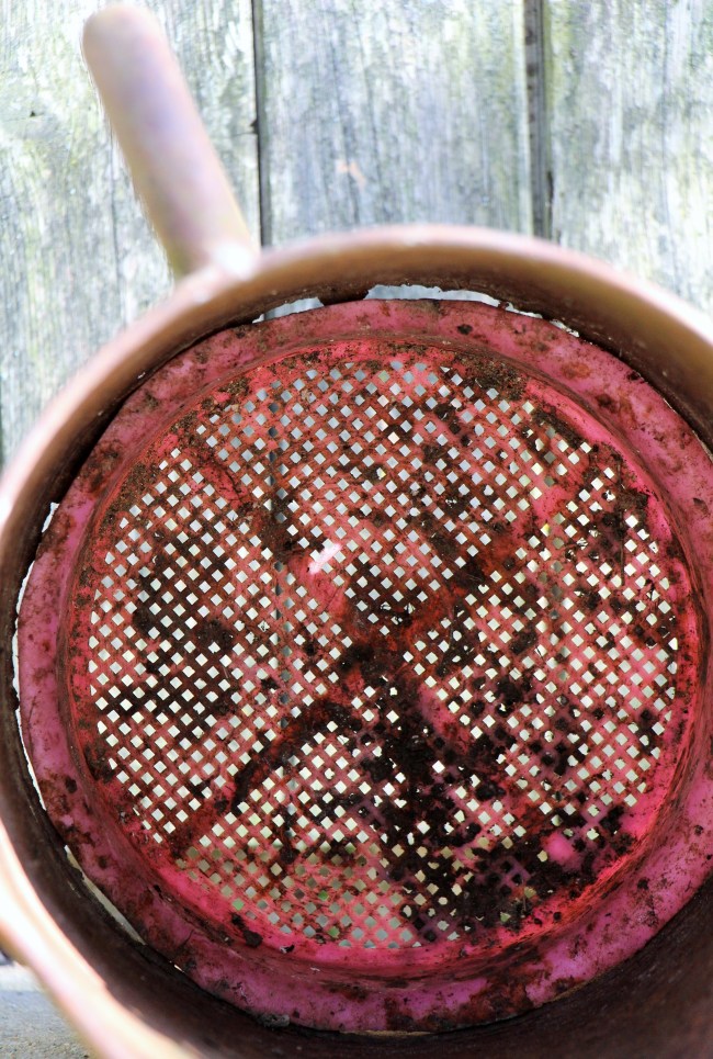 LTAJ-SceauAvecPassoire